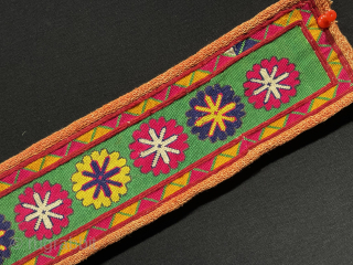 Azerbaijan Cross Stitch Silk Embroidered Headband Good quality Fine Silk Embroidered Textile. Size - ''50.5 cm x 7.5 cm'' turkmansilver@gmail.com             