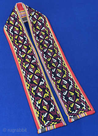 Turkmen silk embroidered ceremonial belt. Fairly in great condition. It has finely cotton backing. Size : 35'' x 3'' - ''89 cm'' x 7 cm'' turkmansilver@gmail.com.       