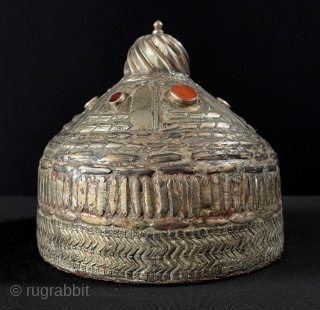 Central - Asian Antique from Afghanistan Traditional Silver Wedding Hat with Carnelian Original Ethnic Tribal Jewelery. Turkmen Art Collector Jewelry. Circa - 1900 or earlier
Size - ''19.5 cm x 19.5 cm'' -  ...