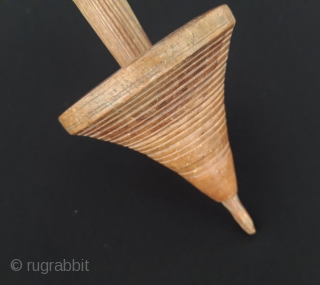 Anatolian vintage old hand carved wooden drop spendle Size - Lenght : 37 cm - Thnickness : 9 cm - Circumference : 28.5 cm Thank you for visiting my Rugrabbit store.  