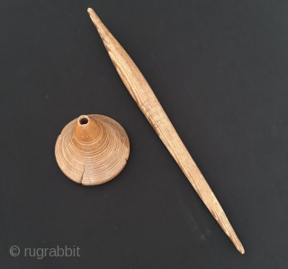 Anatolian vintage old hand carved wooden drop spendle Size - Lenght : 37 cm - Thnickness : 9 cm - Circumference : 28.5 cm Thank you for visiting my Rugrabbit store.  