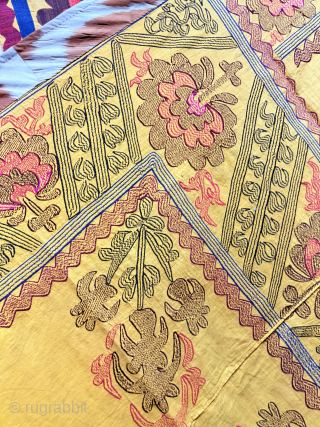 Uzbekistan - Samarkand silk embroidered window blind suzani. Fine cross stitched silk embroidered on cotton. Size : 78.5'' x 49'' - ''200 cm x 125 cm'' turkmansilver@gmail.com.      
