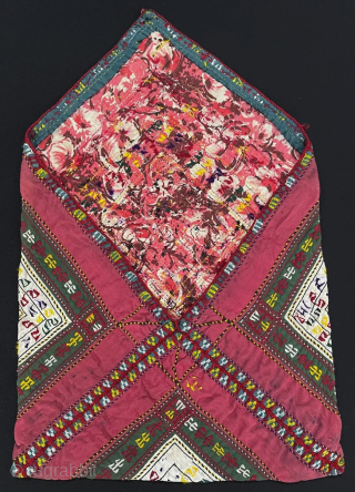 Antique Turkmen - Tekke Tribal Silk Embroidered Vanity Bag.Size - Lenght : 41 cm - Height : 27 cm - Width : 20 cm. turkmansilver@gmail.com        