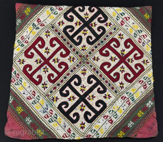 Antique Turkmen - Tekke Tribal Silk Embroidered Vanity Bag.Size - Lenght : 41 cm - Height : 27 cm - Width : 20 cm. turkmansilver@gmail.com        