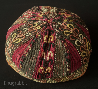 Antique Turkmen Tekke Silk Embroidered on Hand Loomed Fabric Child Hat & Skullcap.
İt is very fine silk embroidered on cotton and it is top condition. Size - ''Height : 8 cm -  ...