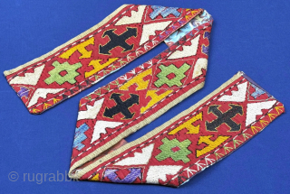 Antique Uzbekistan Lakai silk embroidered belt. Size - 49.5'' x 3.5'' - ''126 cm x 9 cm'' turkmansilver@gmail.com.               