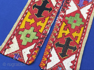 Antique Uzbekistan Lakai silk embroidered belt. Size - 49.5'' x 3.5'' - ''126 cm x 9 cm'' turkmansilver@gmail.com.               