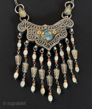 Antique Bukhora Traditional Silver Necklace with Turquoise and Coral. Fine Condition. Circa - 1900s Size - Height with chain : 48 cm - Height : 12.5 cm - Width : 9.5 cm  ...