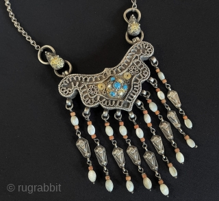 Antique Bukhora Traditional Silver Necklace with Turquoise and Coral. Fine Condition. Circa - 1900s Size - Height with chain : 48 cm - Height : 12.5 cm - Width : 9.5 cm  ...