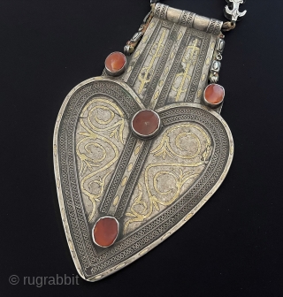 Central-Asian Antique Turkmen Tribal Silver Asyk - Pendant Gilded with Carnelian and Gemstone This is a Collector Art Turkmen Jewelry Circa - 1900s Size - Lenght : 48 cm - Asyk :  ...