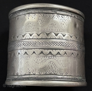 Handcarved Antique Turkmen Talismanic Silver Cuff Bracelet Arm band & Desbend.
Original Ethnic Turkmen Art Jewelry. Circa - 1900 Size - ''5.5 cm x 6 cm'' - İnnir circumference : 14 cm -  ...