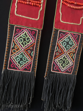 Antique pair of Chinese silk embroidered hanging decorations with coral and tassels. The old hand embroidery demonstrating extremely fine craftsmanship.The colors used have been blended superbly and brilliantly demonstrate and illustrate traditional  ...