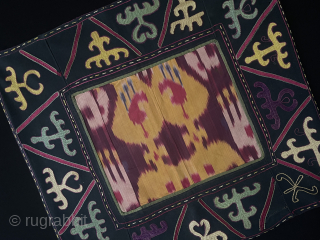 Antique Kyrgyzystan Silk Embroidered Aina Khalta & Mirror Cover with İkat and Zoomorphic Motifs. It is in good condition. It has a cotton ikat backing. Size - ''60 cm x 56 cm''  ...