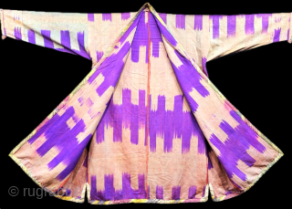 Uzbekistan antique silk ikat minimalist chapan. Size : (51'' x 74.5'' x 29.5'') - Height : 130 cm x Arm to arm : 190 cm x Armpit : 75 cm. turkmansilver@gmail.com.  