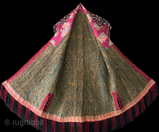 Turkmen - Tekke fine silk embroidered Chirpy costume. Amazing saturated dyes with deep green background. Size - Height : 105 cm without tassels x Shoulder size : 34 cm x Tassels :  ...