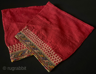 Antique Turkmen - Tekke Tribe fine silk embroidered robe cuffs. Circa - 1920s İt is in great condition. Size - Height : ''24 cm x Upper part : 16 cm x Lower  ...