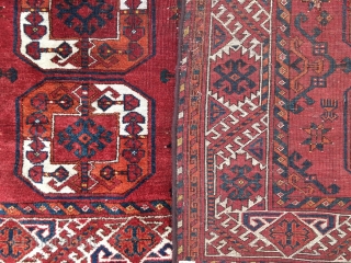 Very good pile Kizil Ayak or Ersari main carpet. Perfect for floor use, end of 19th century piece. 3 m x 2,35 m.          