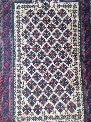 Cool Baluch prayer rug! Lots of colours and precise drawing. 151 cm x 83 cm. Some Kelim left on the ends.            