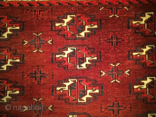 Elegant Karadashli Chuval (Yomud) with saturated natural dyes. 107 cm x 73 cm.                    