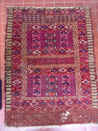 Great Tekke Ensi with unusual design. 170 cm x 140 cm. It is washed (no colour run).                