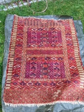 Great Tekke Ensi with unusual design. 170 cm x 140 cm. It is washed (no colour run).                