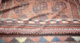 Only natural dyes on this super unusual Ersari carpet. Washed, no holes, ends and sides secured. Around 1900.Very decorative and unique pieve (last pic shows the back)

Size:275 cm (3 m with Kelim)  ...