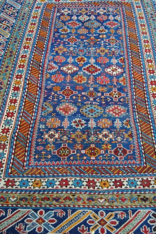 Tchi tchi sumak rare,
and of 19th century,
some old restoration,
all natural colors.
180 X 131 cm.                   