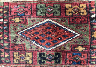  Amazing colours on this rare little antique Kurdish Anatolian small bag.  Size 42 x 40 cm. Available

lloydandy@hotmail.com              