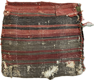  Amazing colours on this rare little antique Kurdish Anatolian small bag.  Size 42 x 40 cm. Available

lloydandy@hotmail.com              