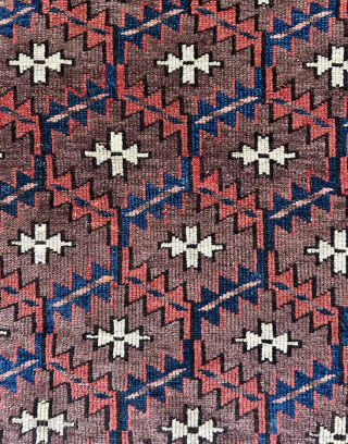  fine antique 19 c yomud / karagashli ensi some cotton wefts, sophisticated design good overall condition but missing selvedges spring sale £1000 including shipping

lloydandy@hotmail.com        