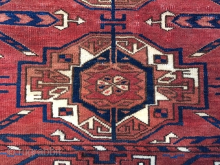 Mid 19 c Tekke 6 Gul torba with rare curled leaf border and double horned animal heads.
Great condition size 101 x 43 cm.  colour is like on the details all natural  ...