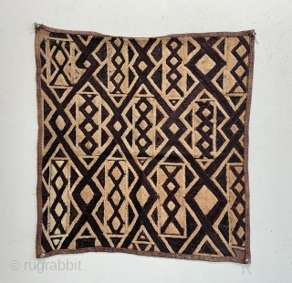 I am selling my collection of old kuba cloths trom congo (previously zaire).  Most of these I purchased 10-25 years ago In Belgium and Holland . All are priced between £100  ...