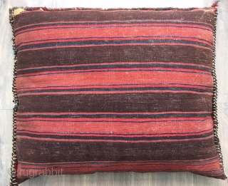 Very unusual antique complete saddlebag ca 1900
It's an Afshar variant with Timuri Baluch design size 70 X 59 cm.
Has all the attributes of a great Baluch lovely sift shiny wool and great  ...