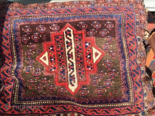 Very unusual antique complete saddlebag ca 1900
It's an Afshar variant with Timuri Baluch design size 70 X 59 cm.
Has all the attributes of a great Baluch lovely sift shiny wool and great  ...