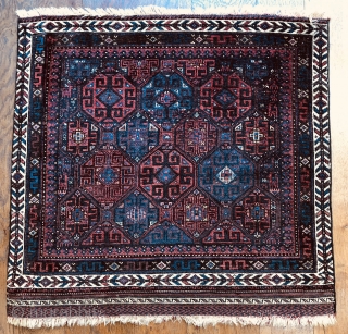 Fine antique Baluch bag face with unusual design ca 1880
All wool size 82 x 80 cm side cords replaced just washed colours all seem natural 
Nice collectible piece     