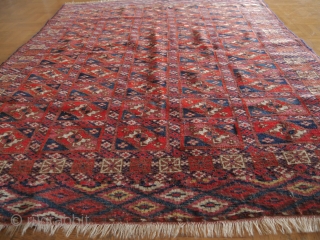 Tekke Boukhara Turkoman Turkmen aina gul rug tribal 19th century 4ft 3in x 3ft 4in (132x103cm) price  : 300 € + shipping from Paris        