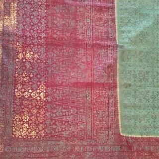 
PERADA golden dresses for ceremonies in Indonesia Bali. Perada ornament technique, hip scarf, bronze pigment color painted pattern on silk batik. Early 1900's, the condition is good considering its age, of course  ...