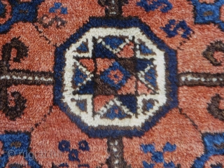 Unusual and early Baluch bag face. It is very meaty and thick with a soft voluptuous pile. The dark blue field color is super saturated. It does not have the typical octagons  ...