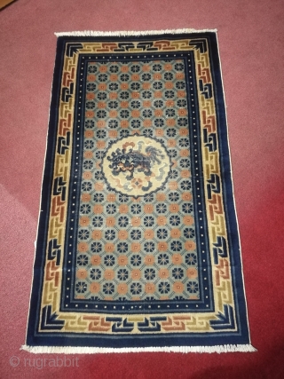 Antique Chinese carpet.
Size 4.5 by 2.5 feet.                          