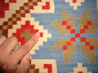 Handmade Bessarabian Kilim.
Excellent condition.
Size 4 by 3.6 feet.                         