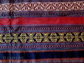  A Late 19th Century Shahsavan Silk Jajim

Size 109 x 197 cm

A beautifully drawn Jajim with clear colours. Its principle design elements are a 'birds-wing' motif and a sub-Turkman like 'aina-kotchak' motif.  ...