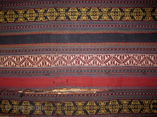  A Late 19th Century Shahsavan Silk Jajim

Size 109 x 197 cm

A beautifully drawn Jajim with clear colours. Its principle design elements are a 'birds-wing' motif and a sub-Turkman like 'aina-kotchak' motif.  ...