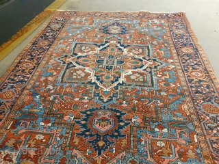 Beautiful Heriz, 277 x 209 cm.                           