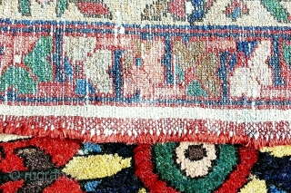 Beautiful bakhtiari rug around 1920's. Size is 320 x 217 cm / 10'8" x 7'2" approx.                 