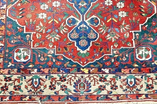 Beautiful bakhtiari rug around 1920's. Size is 320 x 217 cm / 10'8" x 7'2" approx.                 