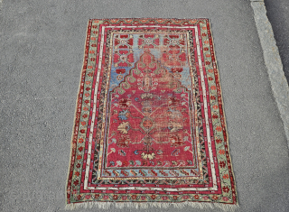 Kirsehir prayer rug, gorgeous colours. 143 x 103 cm.                        