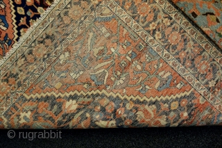 Antique Malayer 200 x 144 cm / 6'8" x 4'9".                       