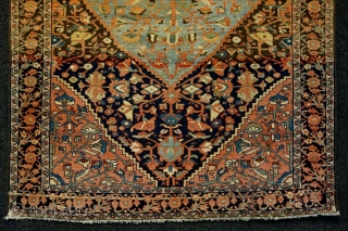 Antique Malayer 200 x 144 cm / 6'8" x 4'9".                       