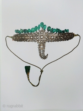 India. Jewels that Enchanted the World. Moscow: Kremlin Museums and Indo-Russian Foundation Publishing, 2014, folio (35 x 28cm), 428 pp., 430 colour illus., cloth, dust-wrapper. Catalogue of an exhibition at the Moscow  ...