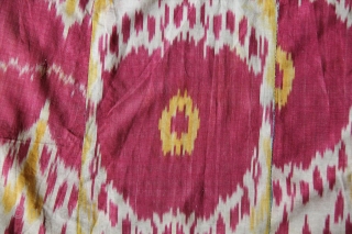 Women’s ikat adras silk dress (khalat), Uzbekistan, late 19th century.
L: 168 cm, W: 122 cm; a few small stains, otherwise in good condition
          